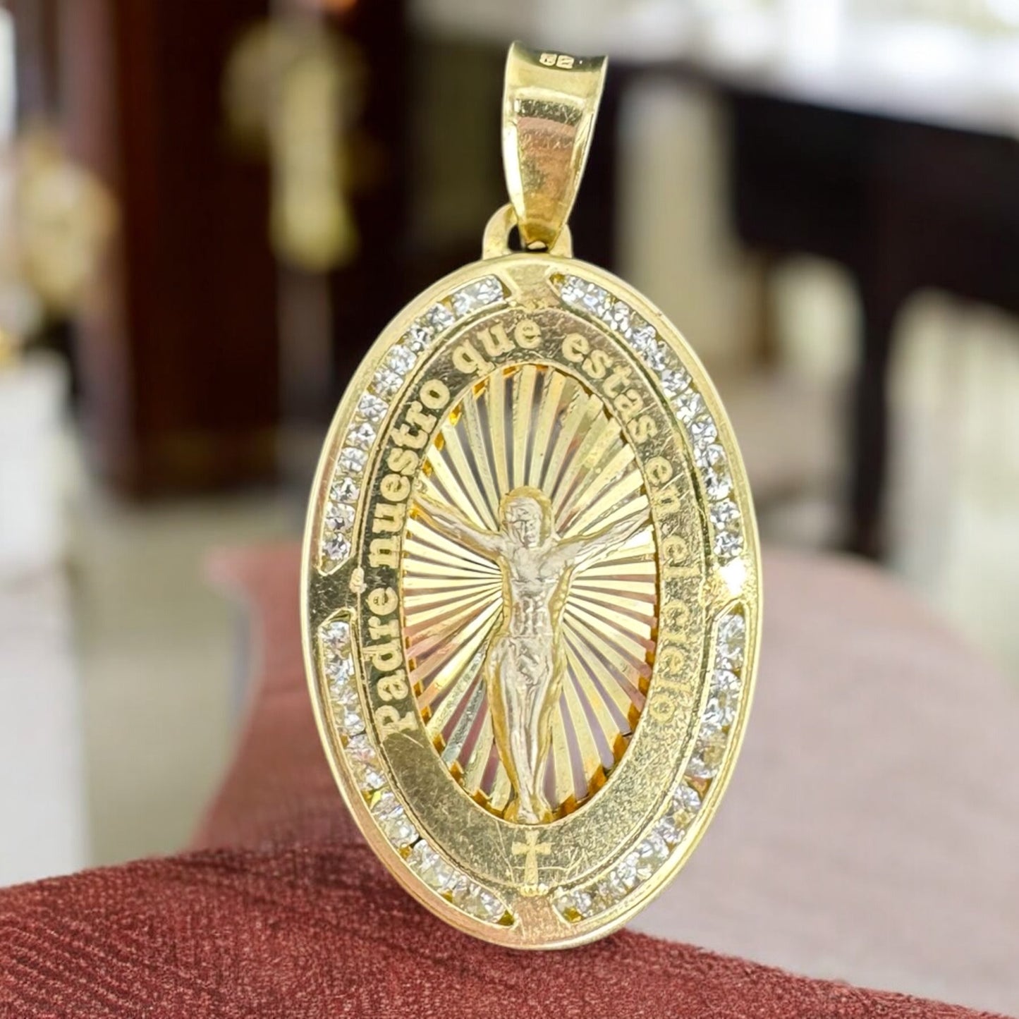 10K MEXICAN GOLD JESUS MEDAL