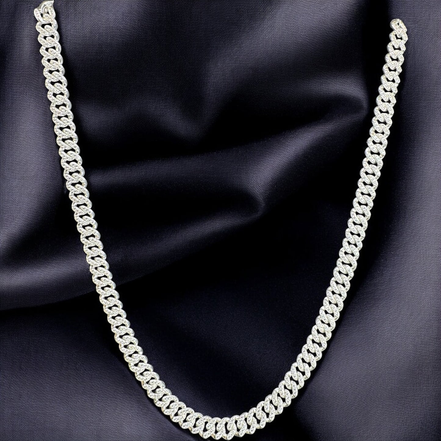 CADENA BARBADA ADIAMANTADA EN PLATA MEXICANA .925