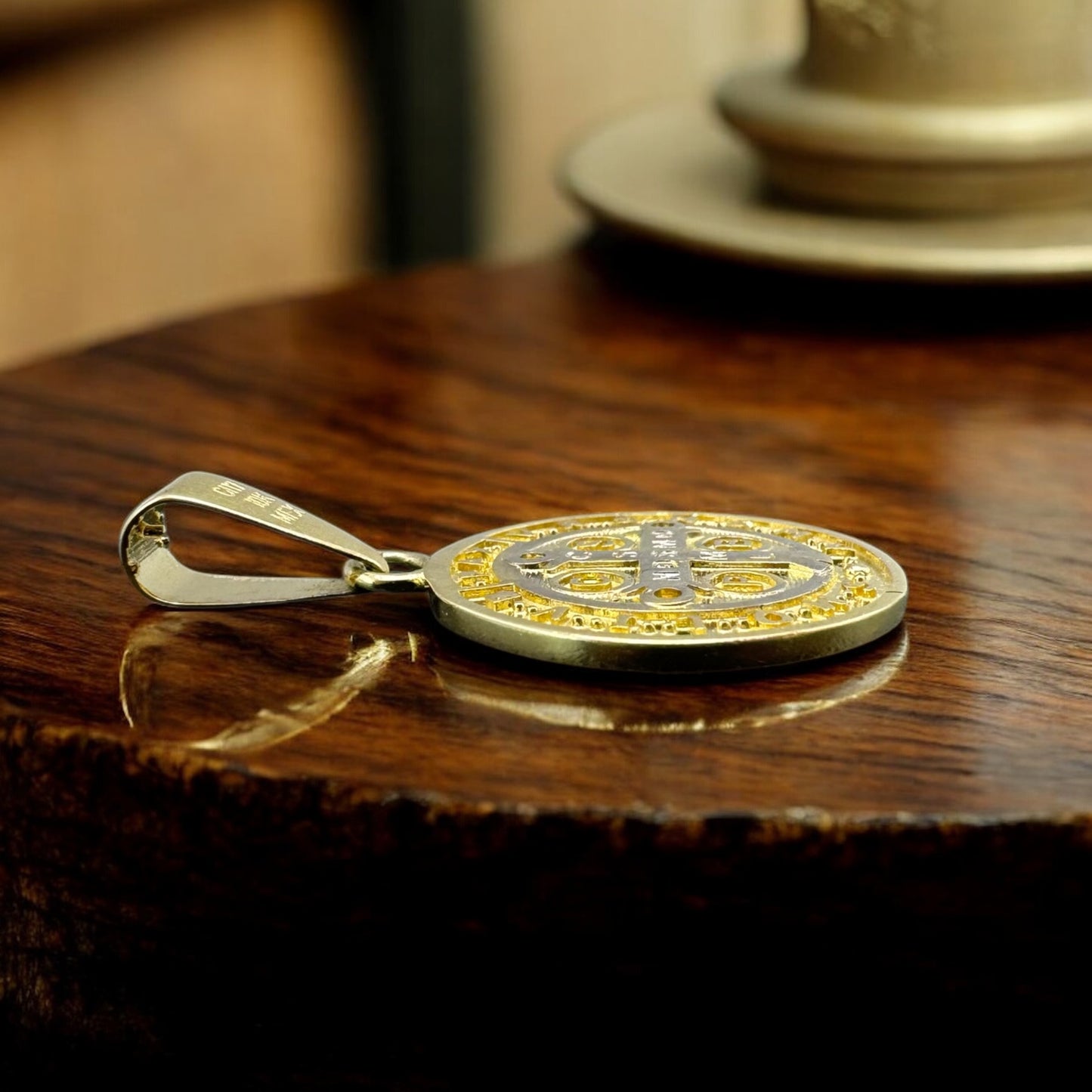 DIJE DE SAN BENITO EN ORO MEXICANO 10 K