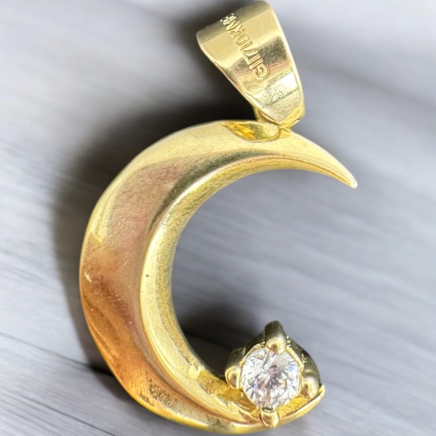 10K MEXICAN GOLD MOON PENDANT