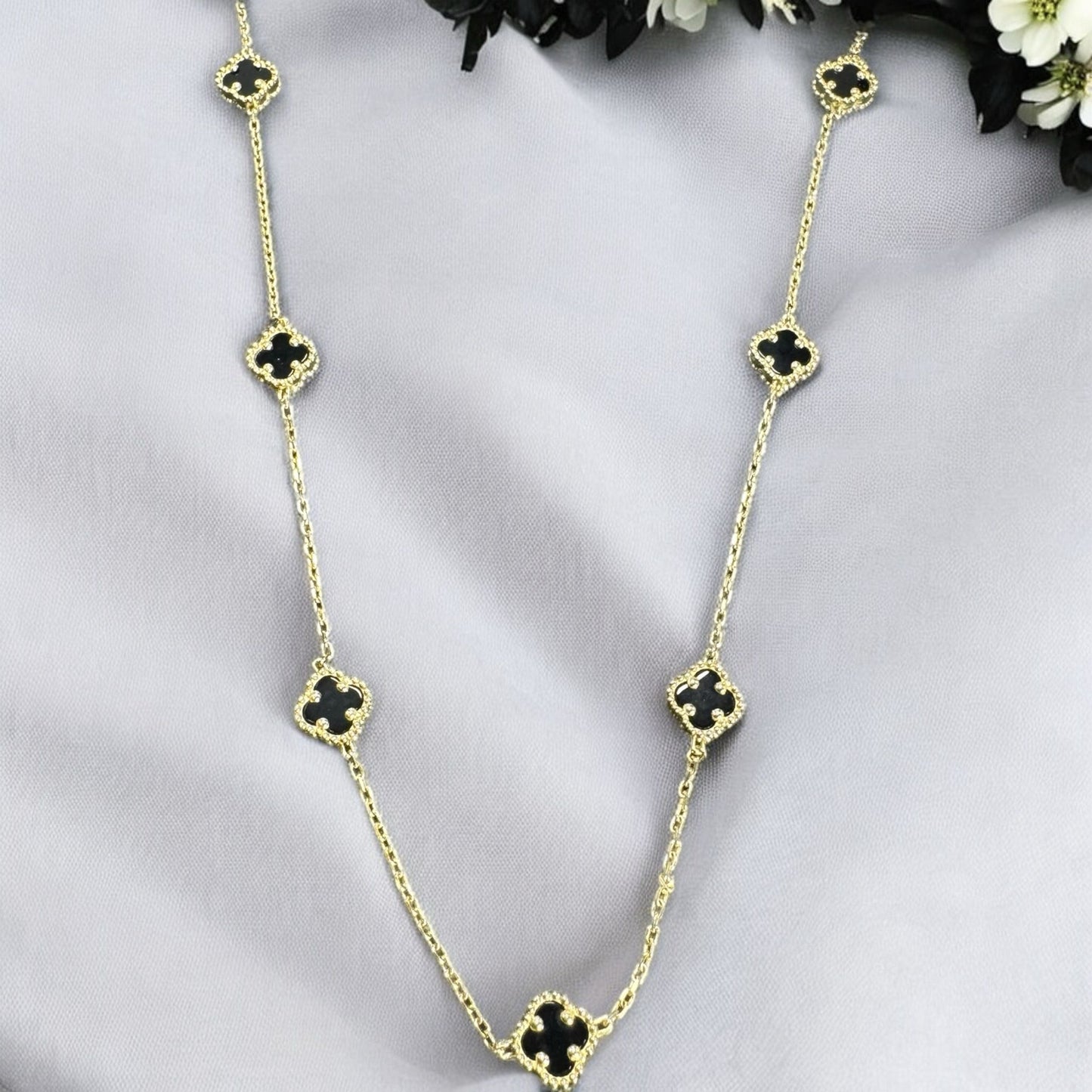 10K GOLD CLOVER NECKLACE