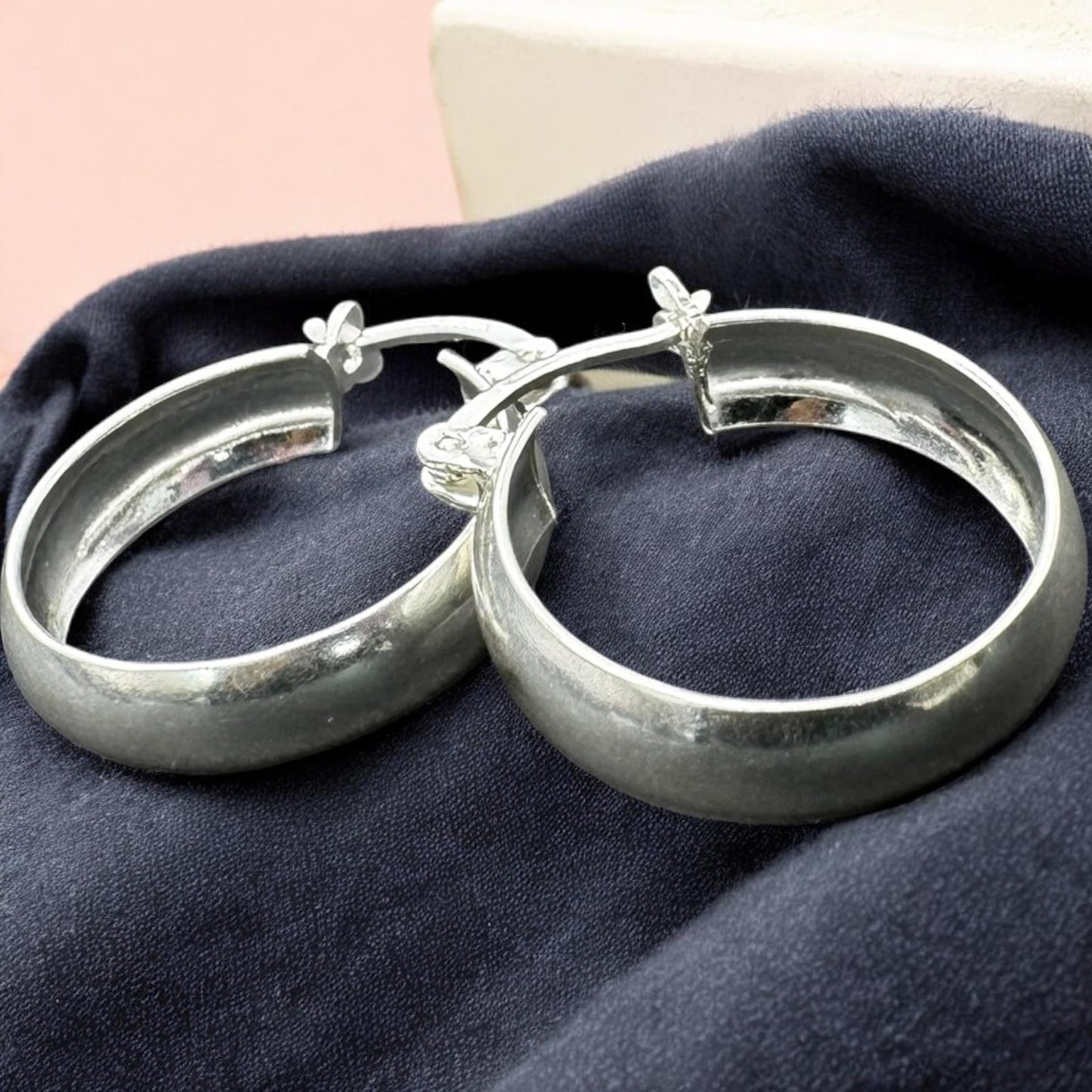 ARRACADA LISA EN PLATA MEXICANA .925