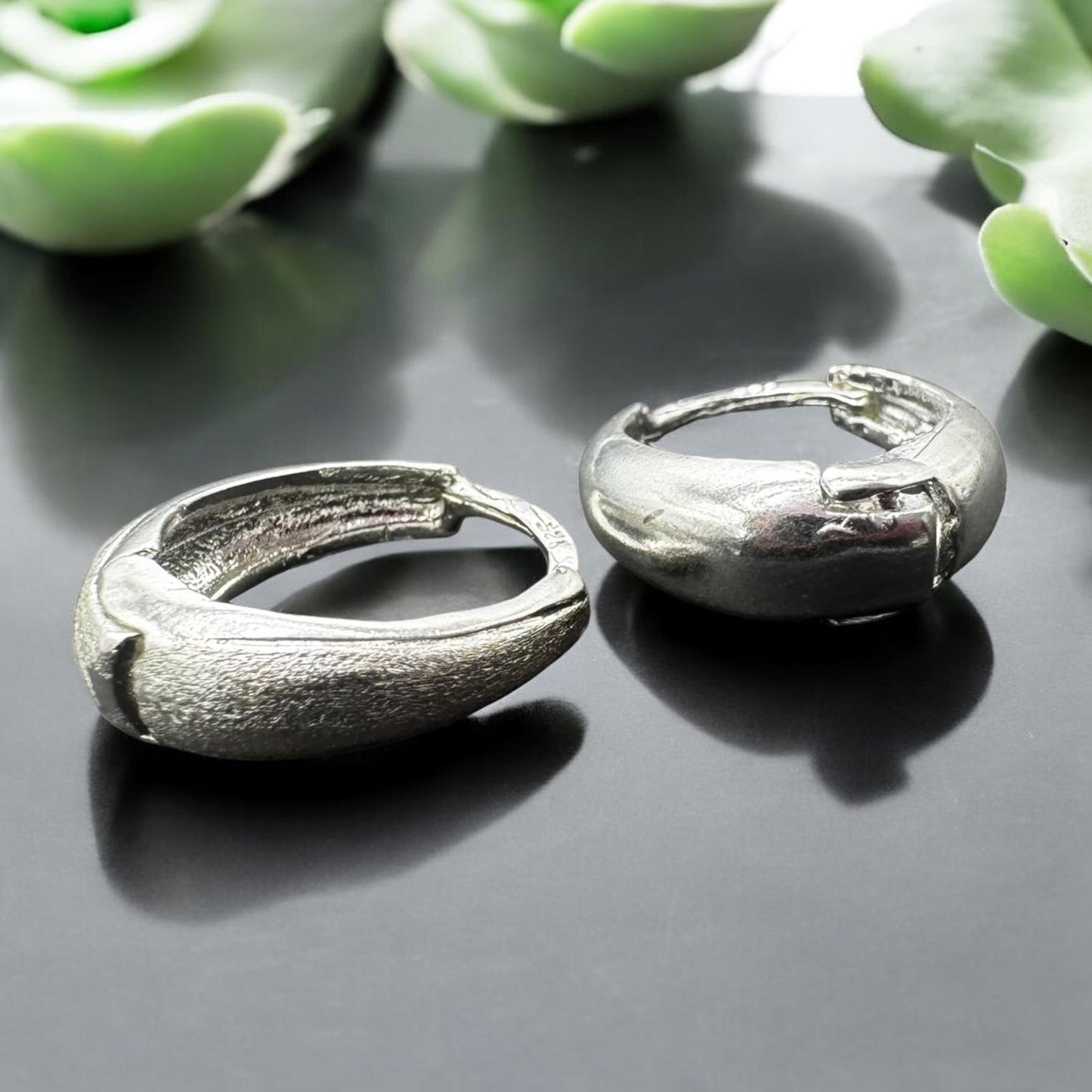 ARETE OVALADO EN PLATA MEXICANA .925