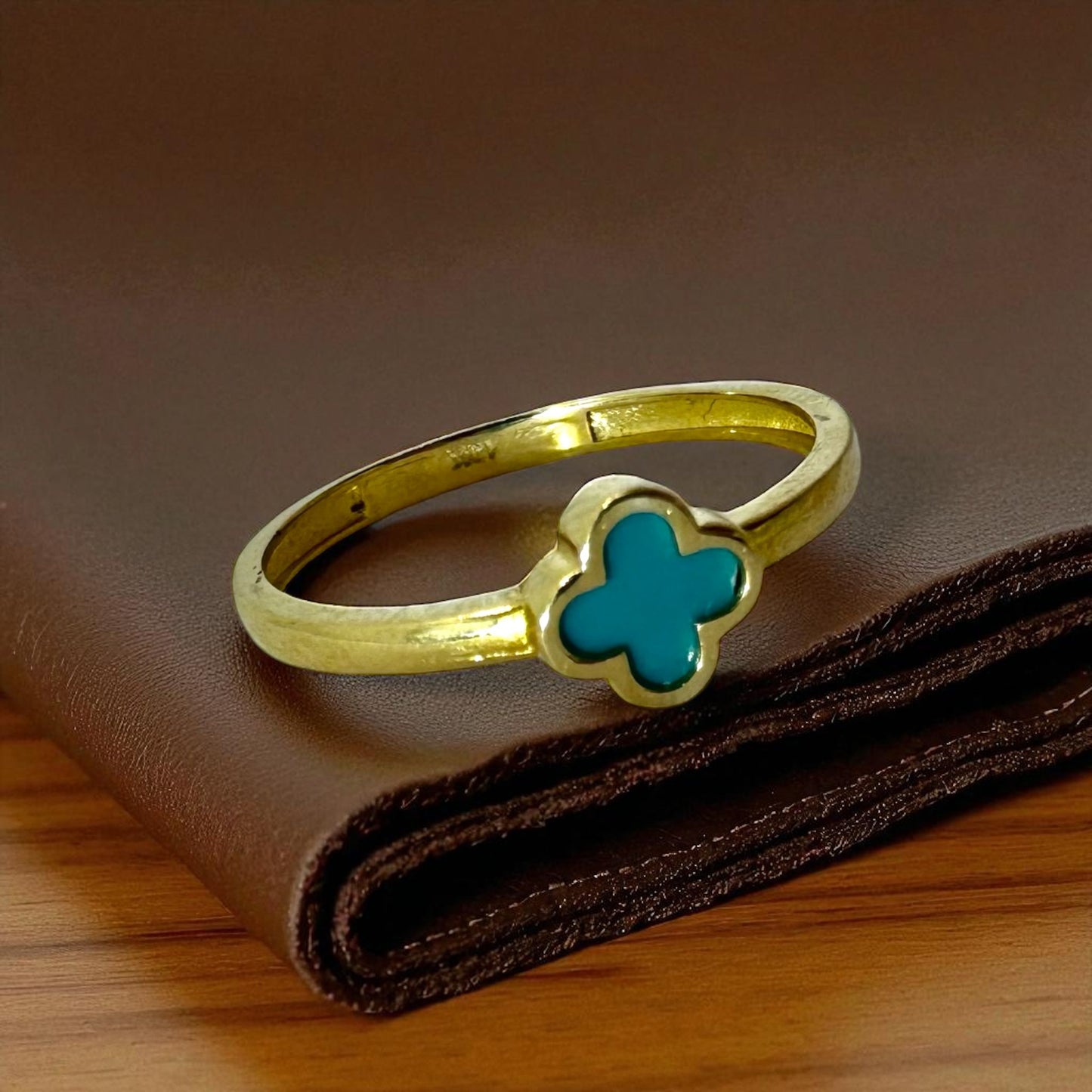 ANILLO CON UN TREBOL TURQUESA EN ORO MEXICANO 10 K