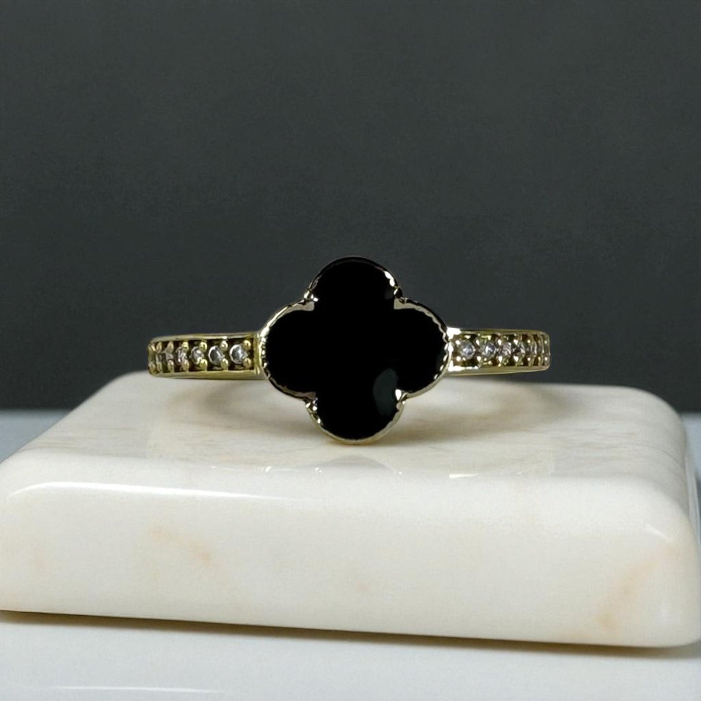 ANILLO TREBOL CON ZIRCONIA EN ORO MEXICANO 10 K