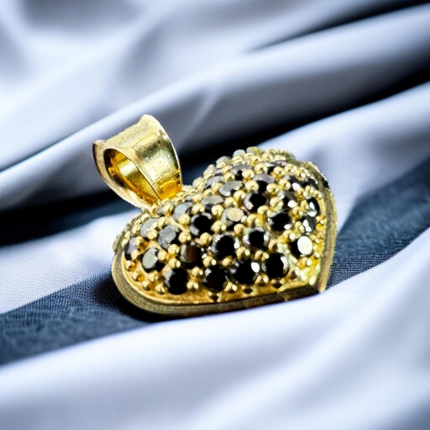 DIJE CORAZON NEGRO EN ORO MEXICANO 10 K