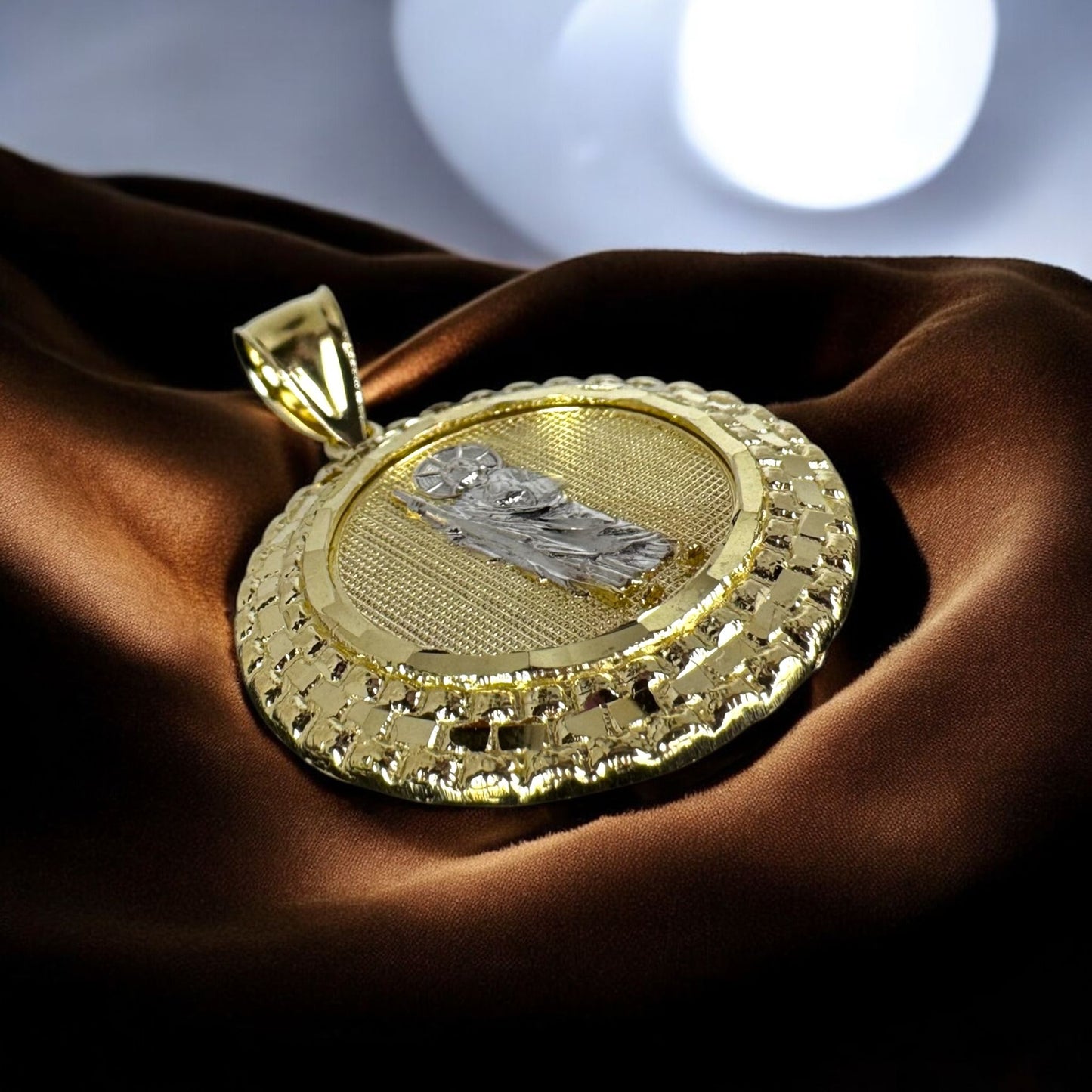 MEDALLA DE SAN JUDAS EN ORO 10 K