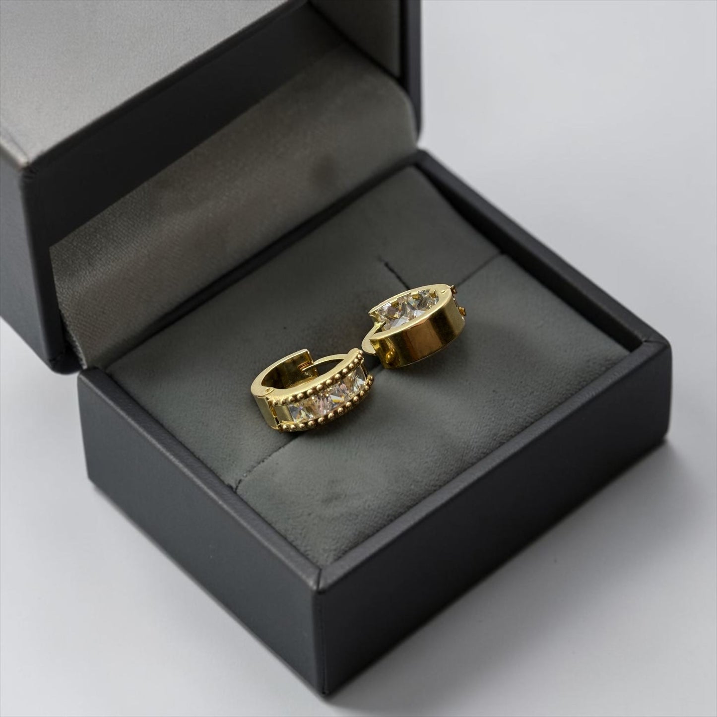 HUGGIES EN ORO MEXICANO 14 K