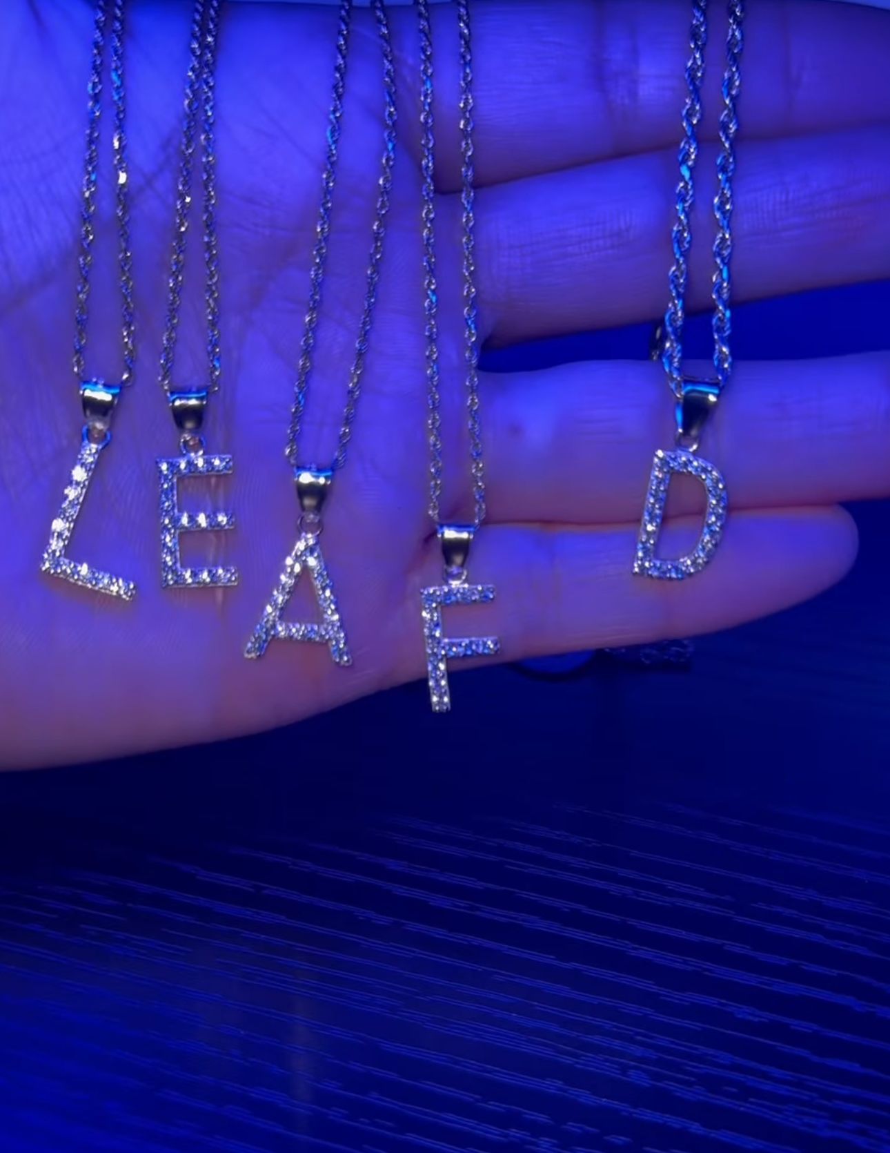 DIJE LETRA INICIAL EN ORO MEXICANO 10 K