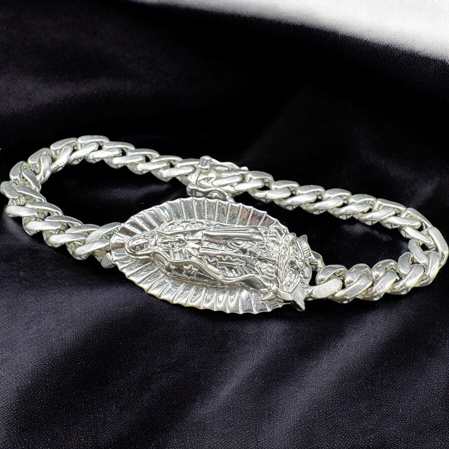 ESCLAVA CUBANA DE LA VIRGEN EN PLATA MEXICANA .925