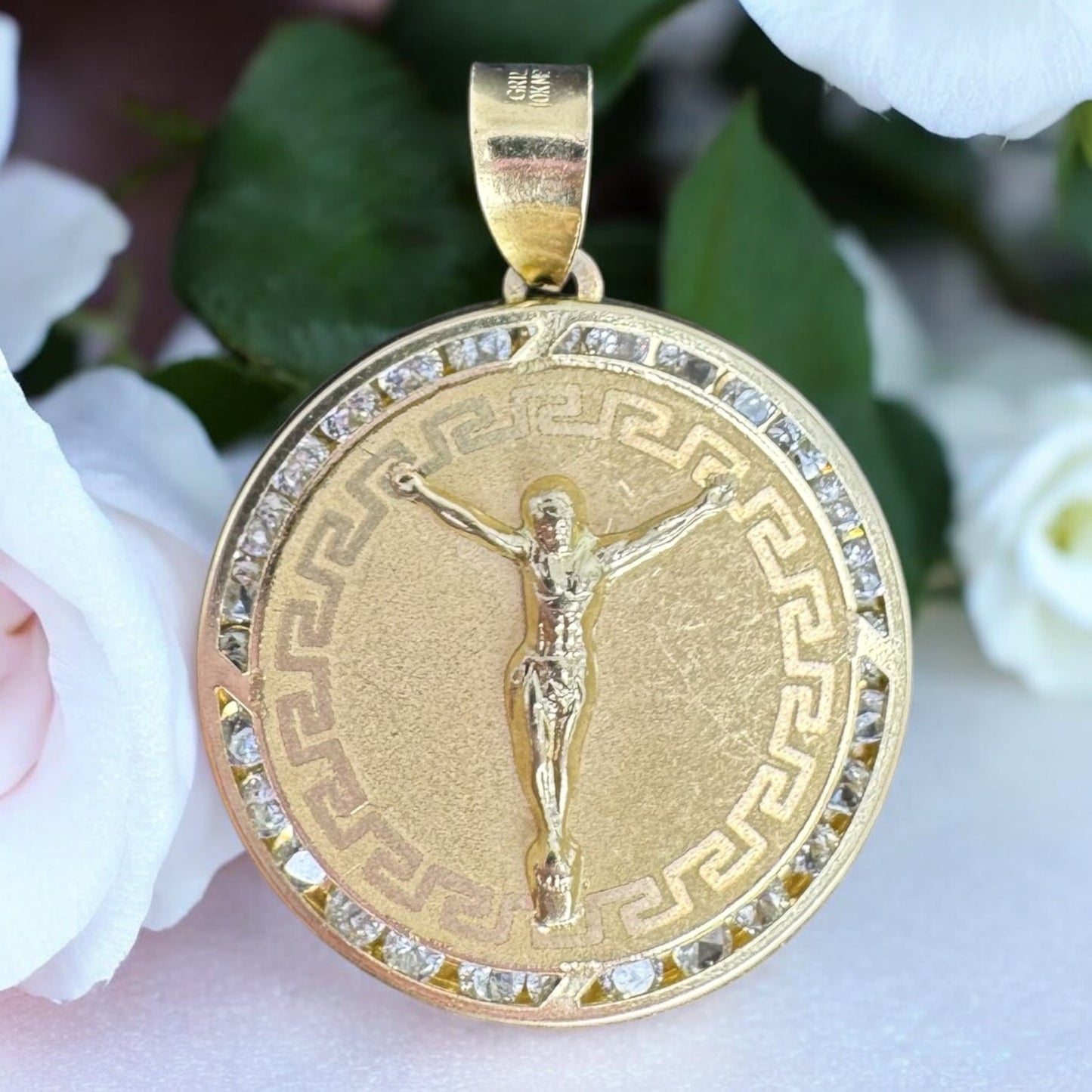MEDALLA DE JESUS CRUCIFICADO EN ORO MEXICANO 10 K