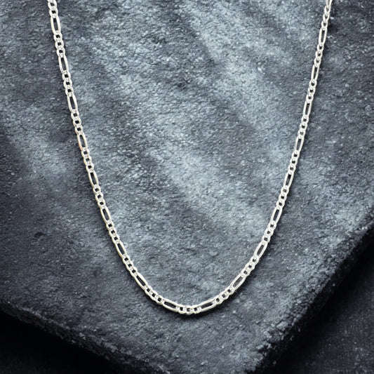 CADENA FIGARO CON DISEÑO ENTRE ESLABONES EN PLATA MEXICANA .925