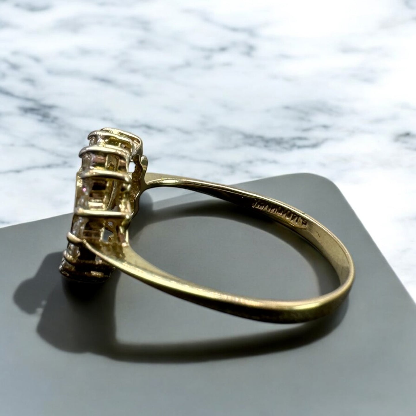 ANILLO DE CORAZON CON PIEDRAS EN ORO MEXICANO