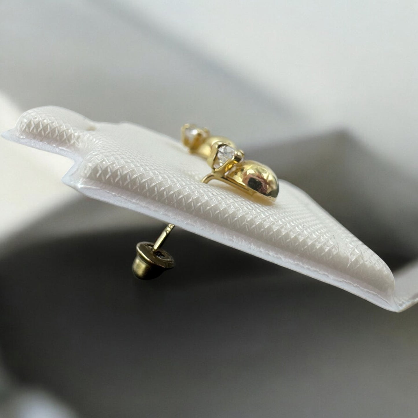 BROQUEL EN 14 K ORO MEX.