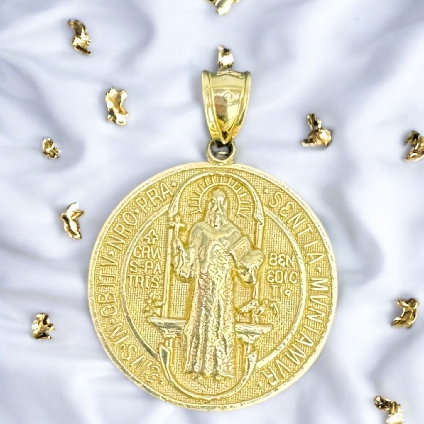 DIJE DE SAN BENITO EN ORO MEXICANO 10 K