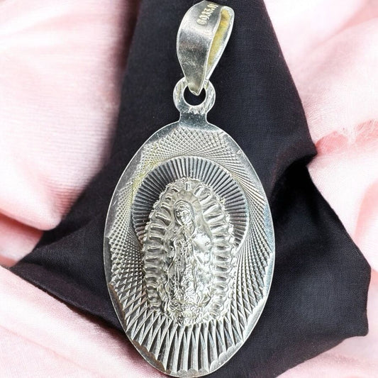 MEDALLA DE LA VIRGEN EN PLATA MEXICANA .925