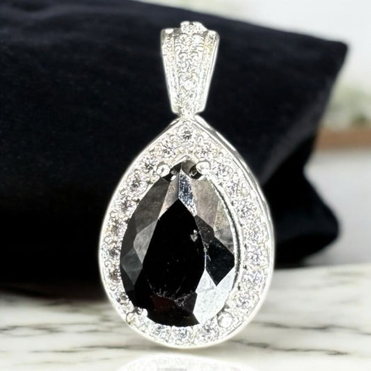 DIJE EN FORMA DE GOTA EN PLATA MEXICANA .925