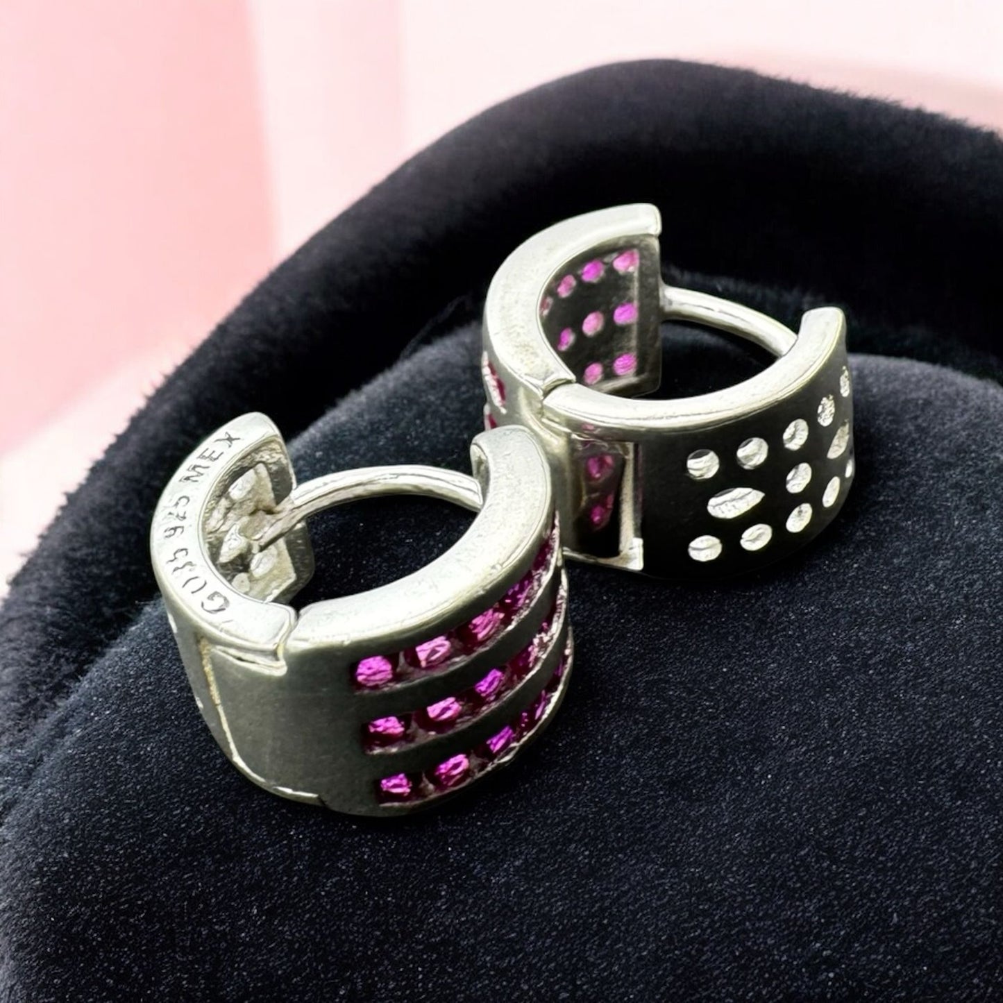 ARETE HUGGIE PEQUEÑO EN PLATA MEXICANA .925