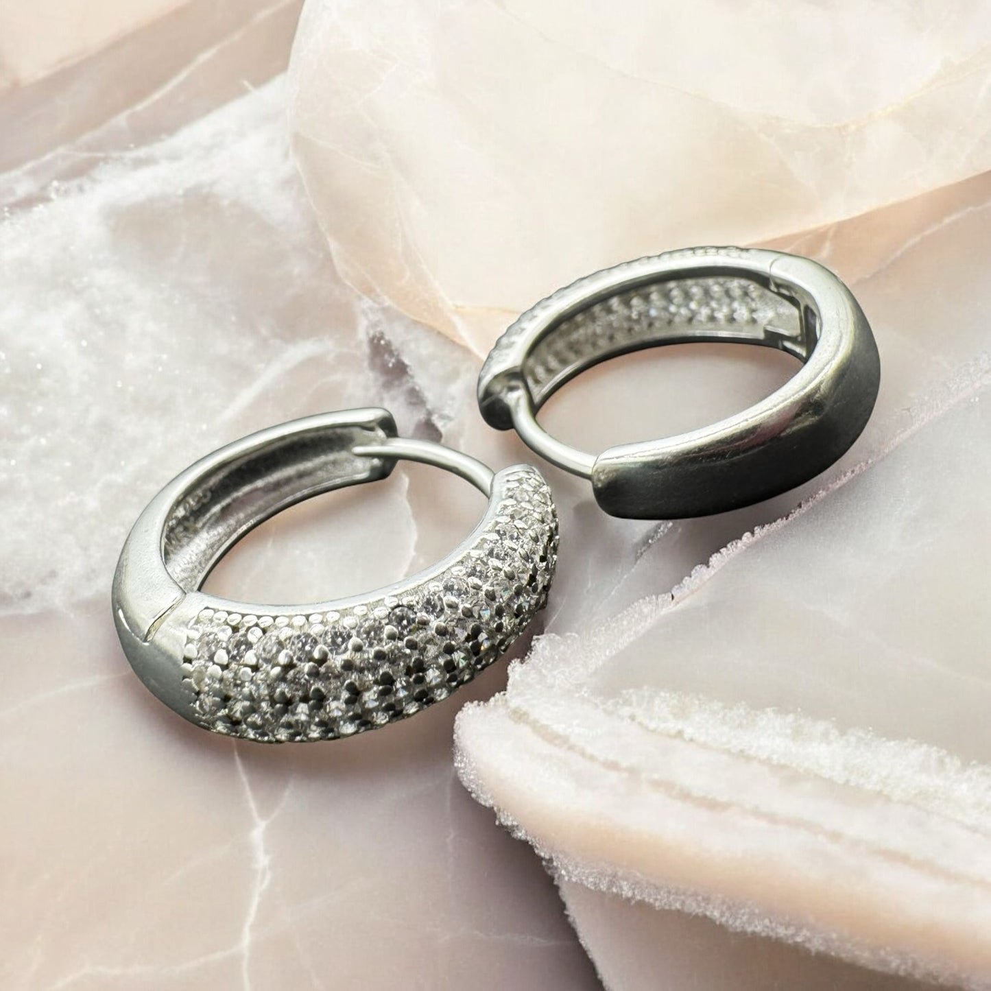 HUGGIE EN PLATA MEXICANA .925