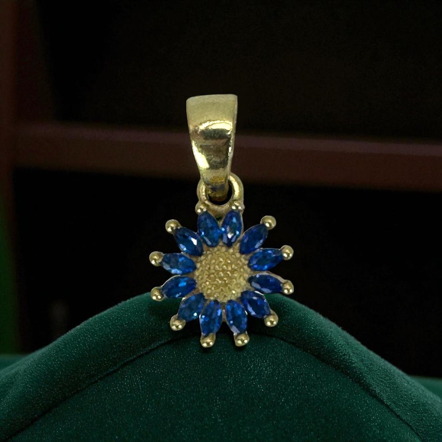 DIJE DE FLOR EN ORO MEXICANO 10 K