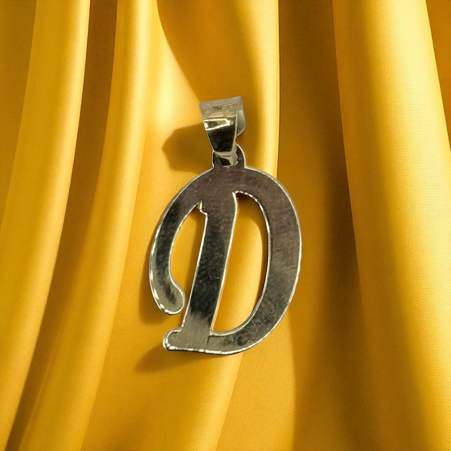 DIJES LETRA INICIAL LISAS EN ORO MEXICANO 10 K