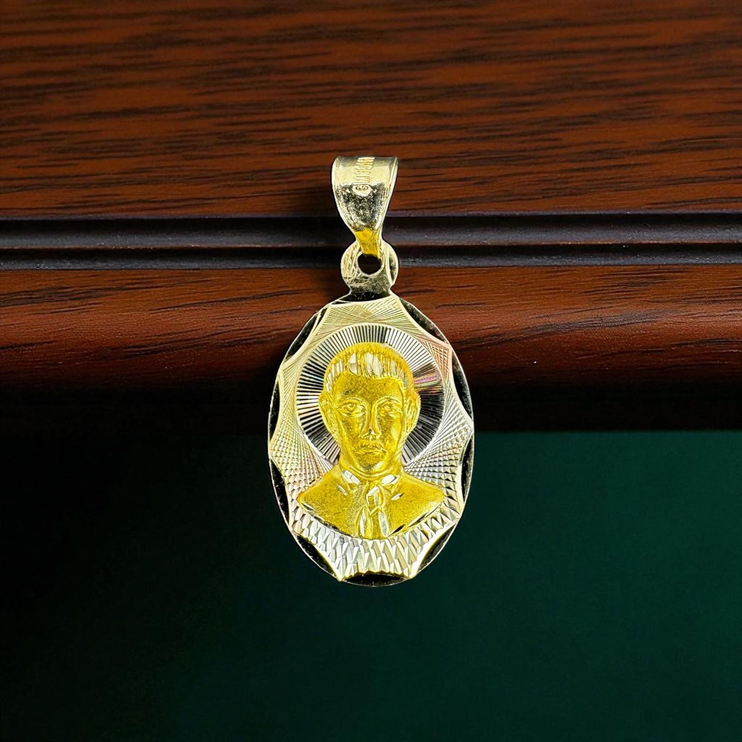 MEDALLA MAL VERDE EN ORO MEXICANO 10 K