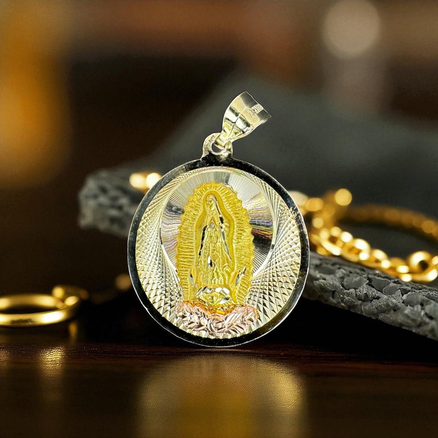 MEDALLA DE LA VIRGEN DE GUADALUPE EN ORO MEXICANO 10 K