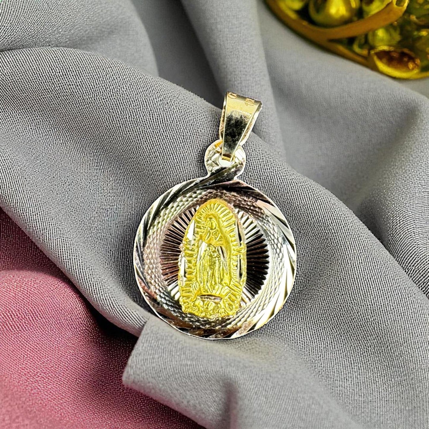 MEDALLA DE LA VIRGEN DE GUADALUPE EN ORO MEXICANO 10 K