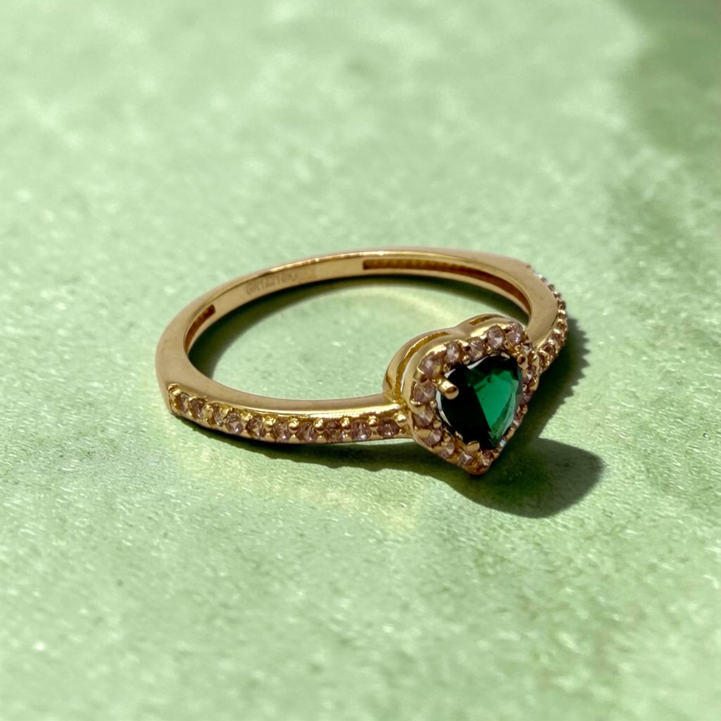 ANILLO DE CORAZON VERDE EN ORO MEXICANO 10 K
