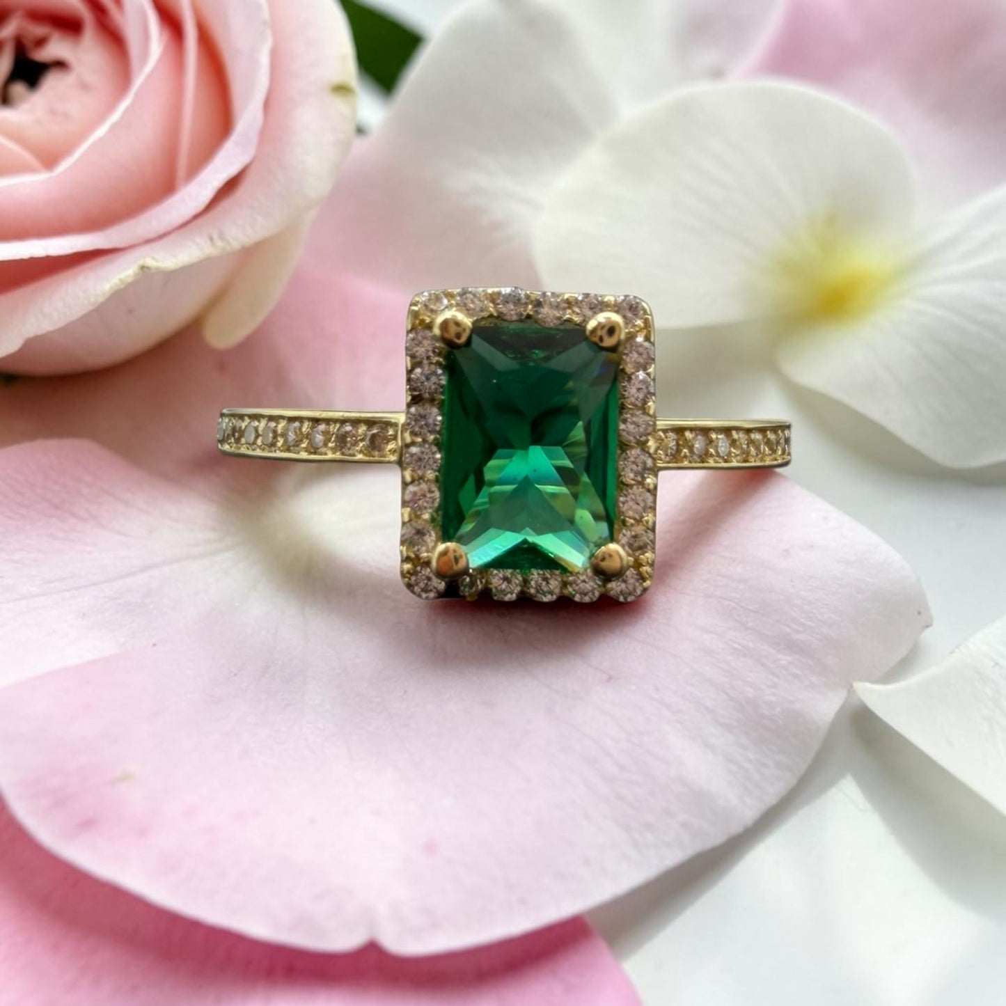 ANILLO RECTANGULAR VERDE EN  ORO MEXICANO 10 K
