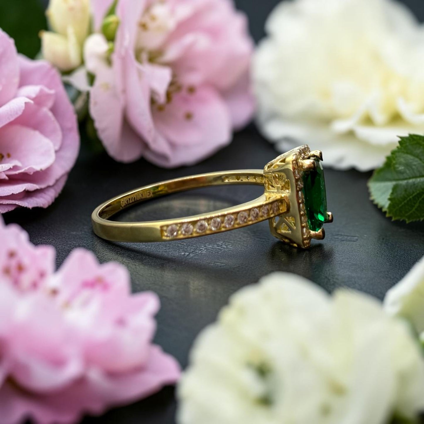 ANILLO RECTANGULAR VERDE EN  ORO MEXICANO 10 K