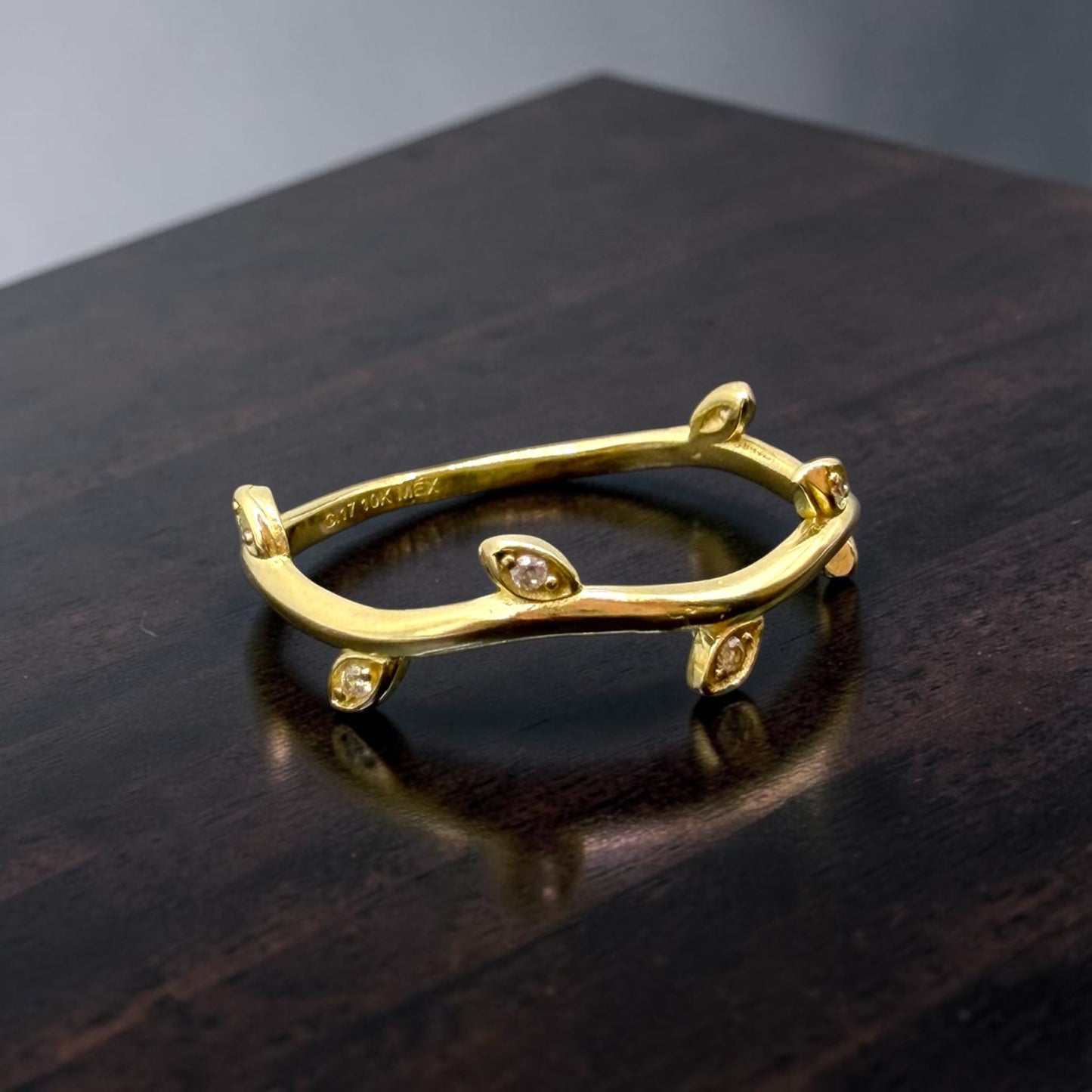 ANILLO DE HOJITAS EN ORO MEXICANO 10 K