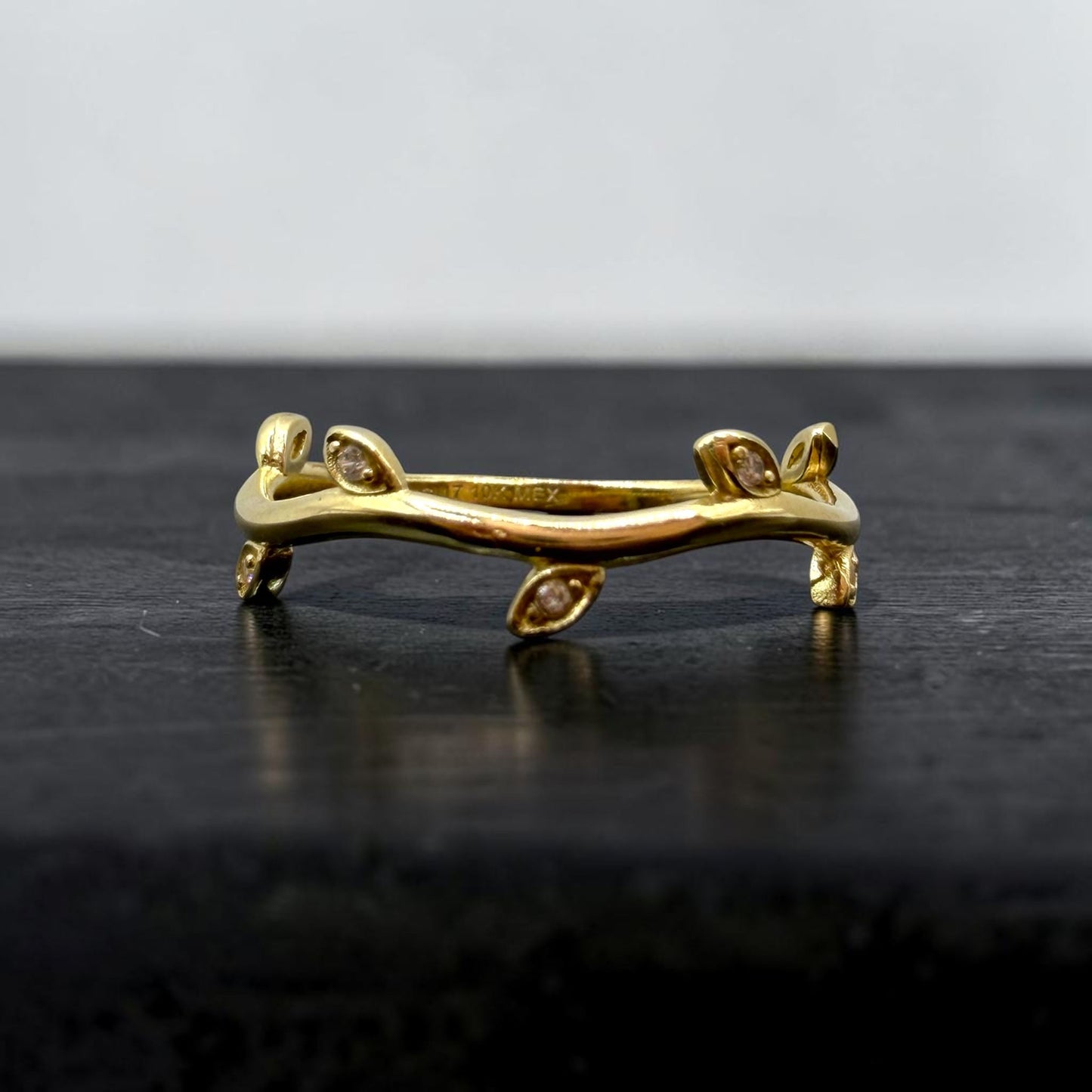 ANILLO DE HOJITAS EN ORO MEXICANO 10 K