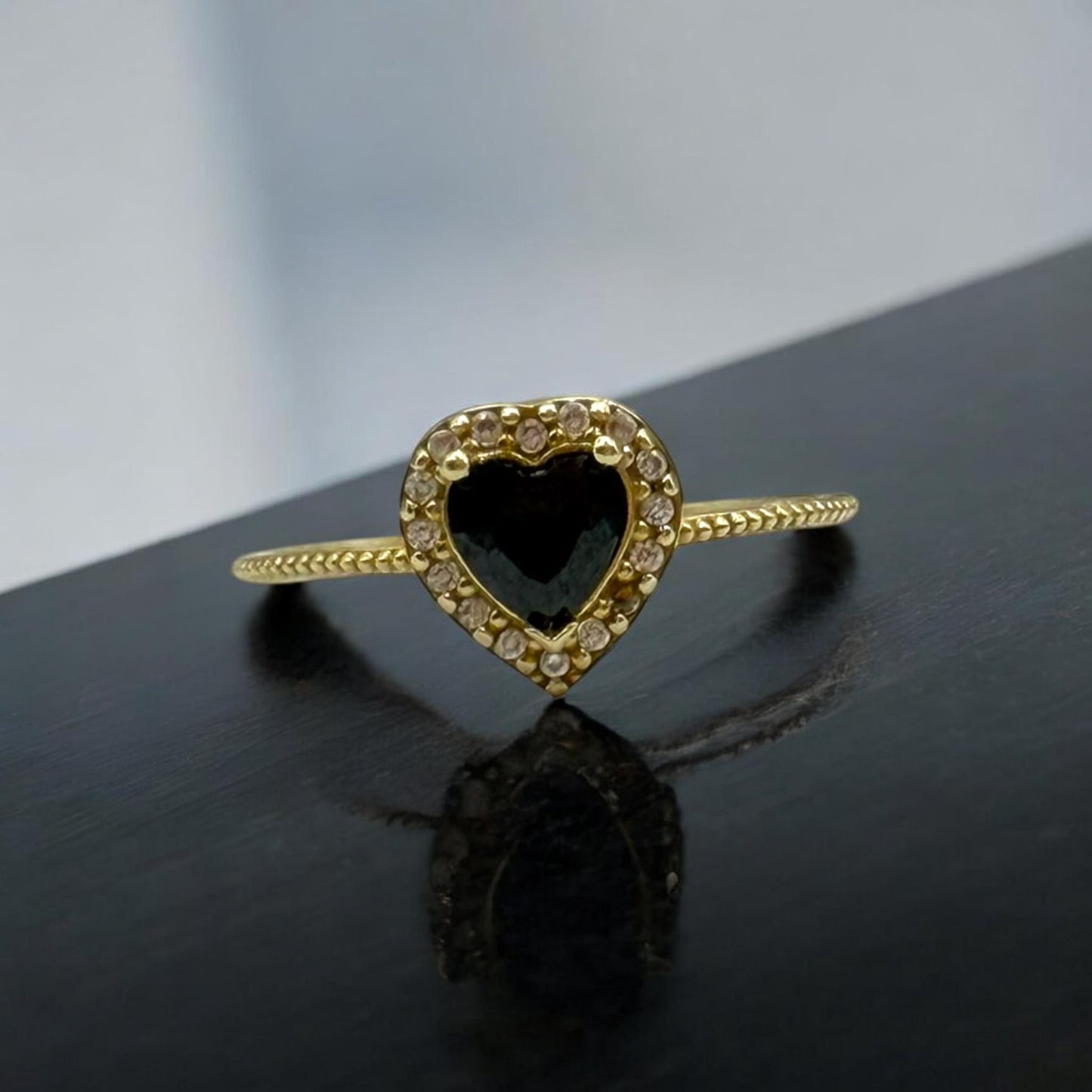 ANILLO DE CORAZON NEGRO EN ORO MEXICANO 10 K
