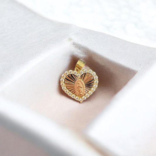 DIJE DE LA VIRGEN DENTRO DE UN CORAZON EN ORO MEX. 10 K