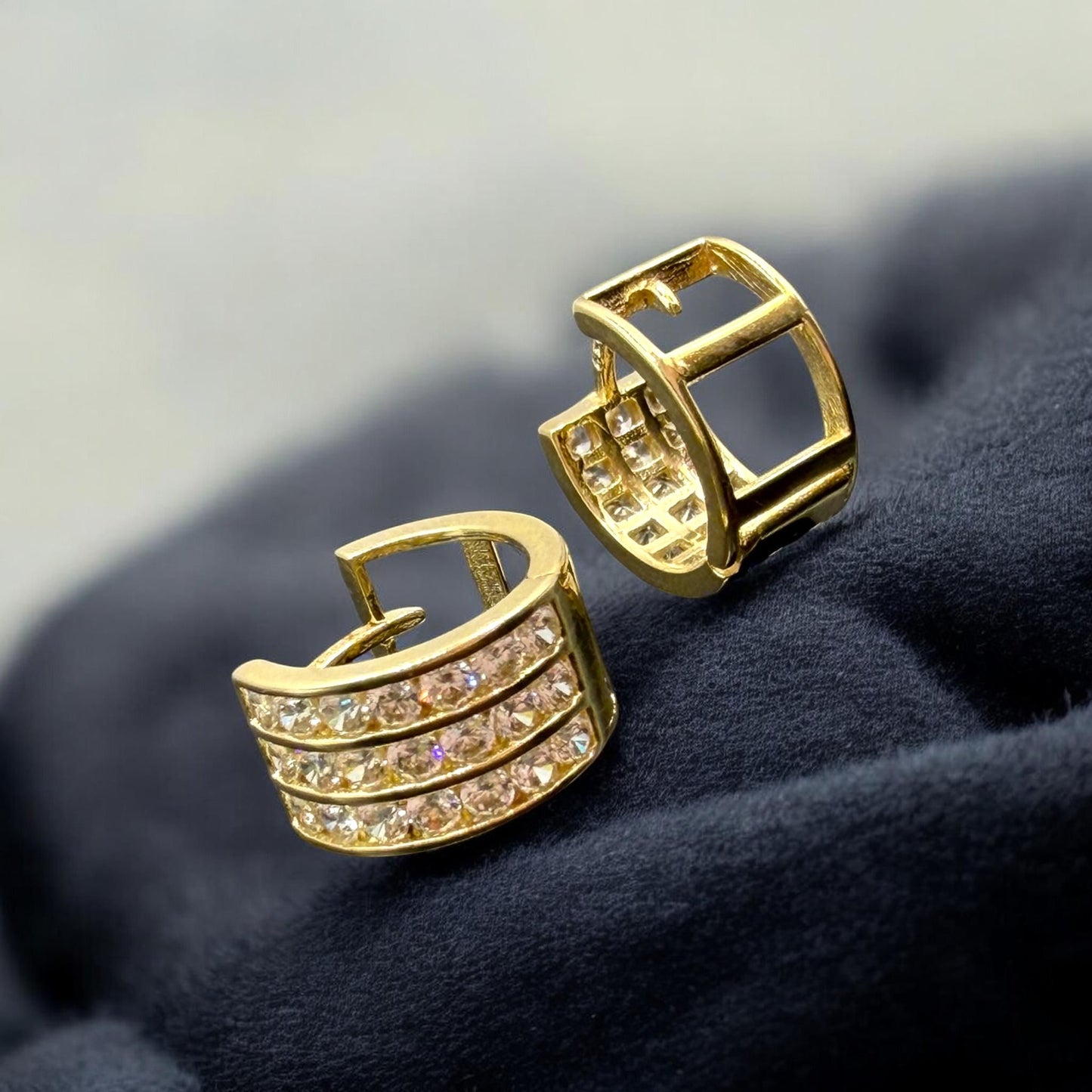 ARETE HUGGIE EN ORO MEXICANO 10 K