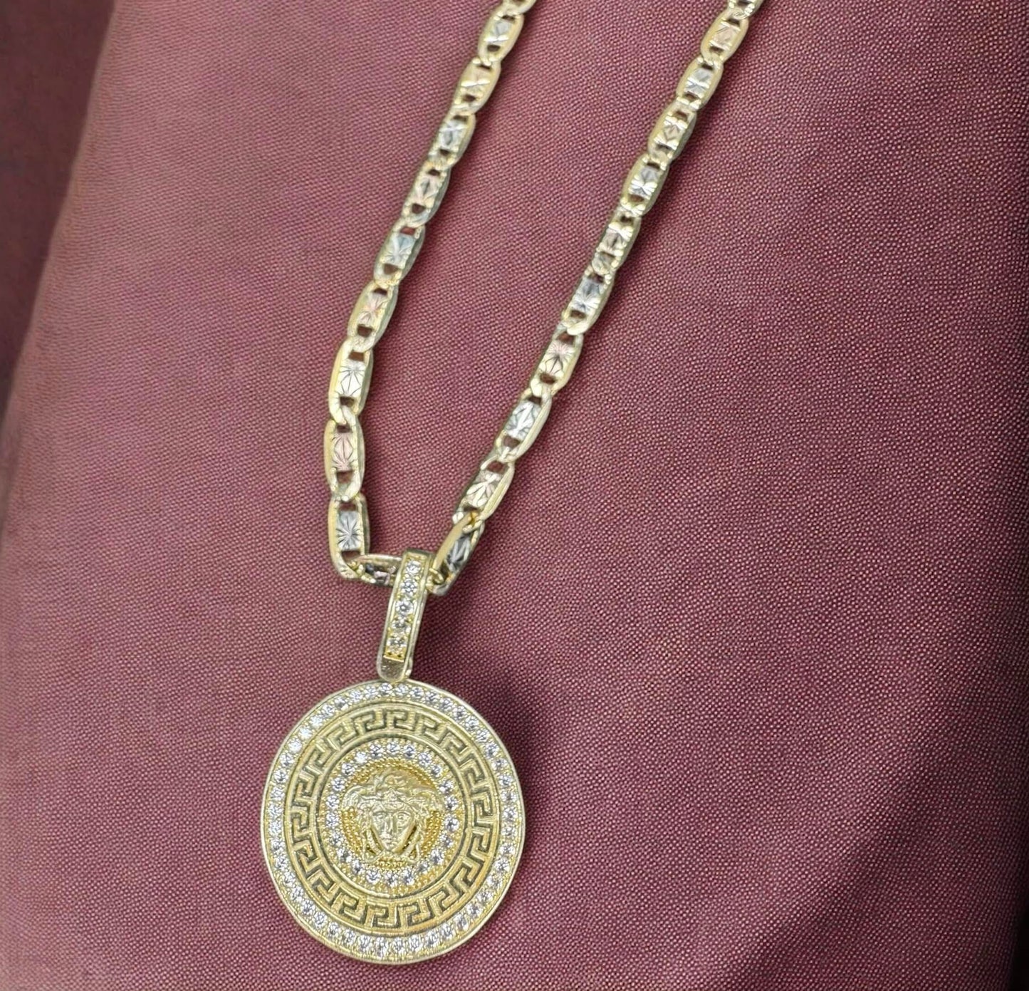 DIJE MEDUSA EN ORO MEXICANO 10 K