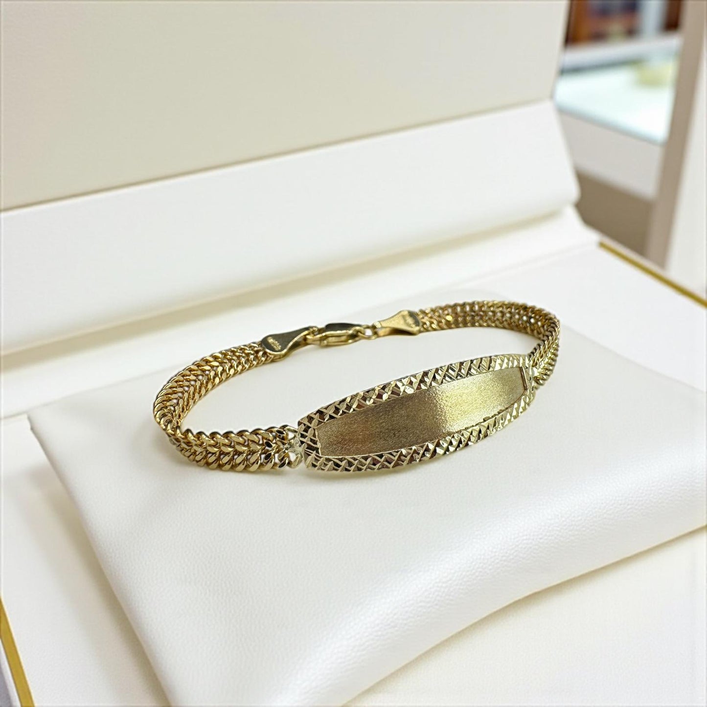 ESCLAVA PARA DAMA OVAL EN ORO MEXICANO 10 K