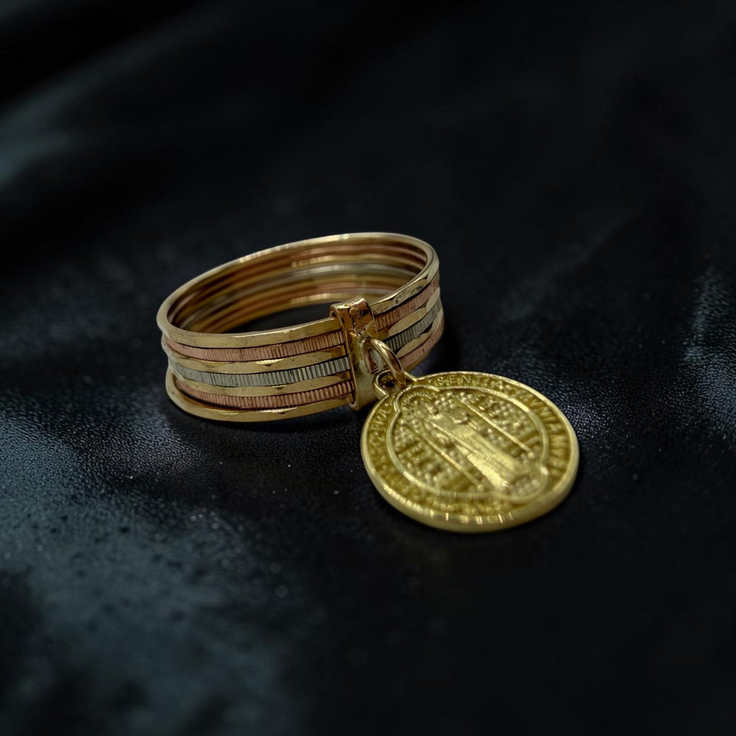 ANILLO SEMANARIO EN ORO 10 K