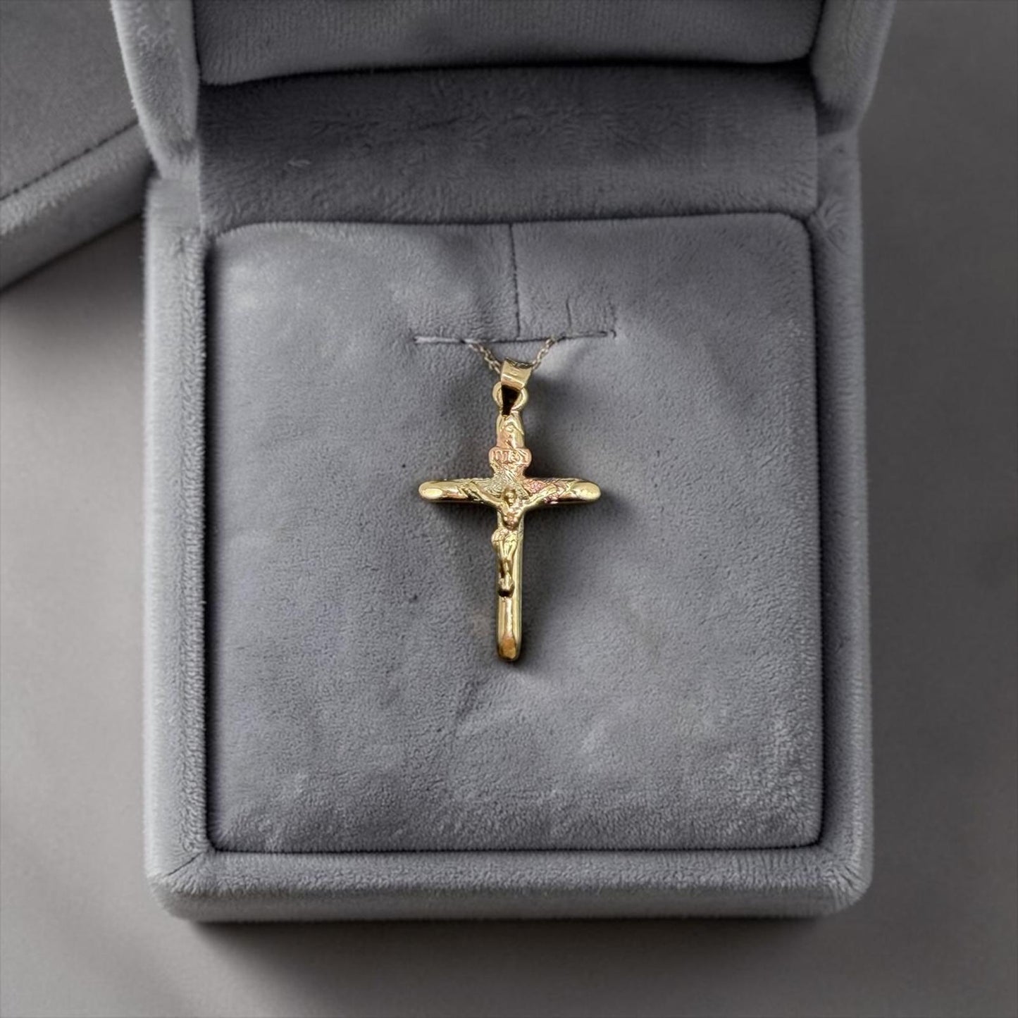 CRUCIFIJO EN 3 OROS 14 K