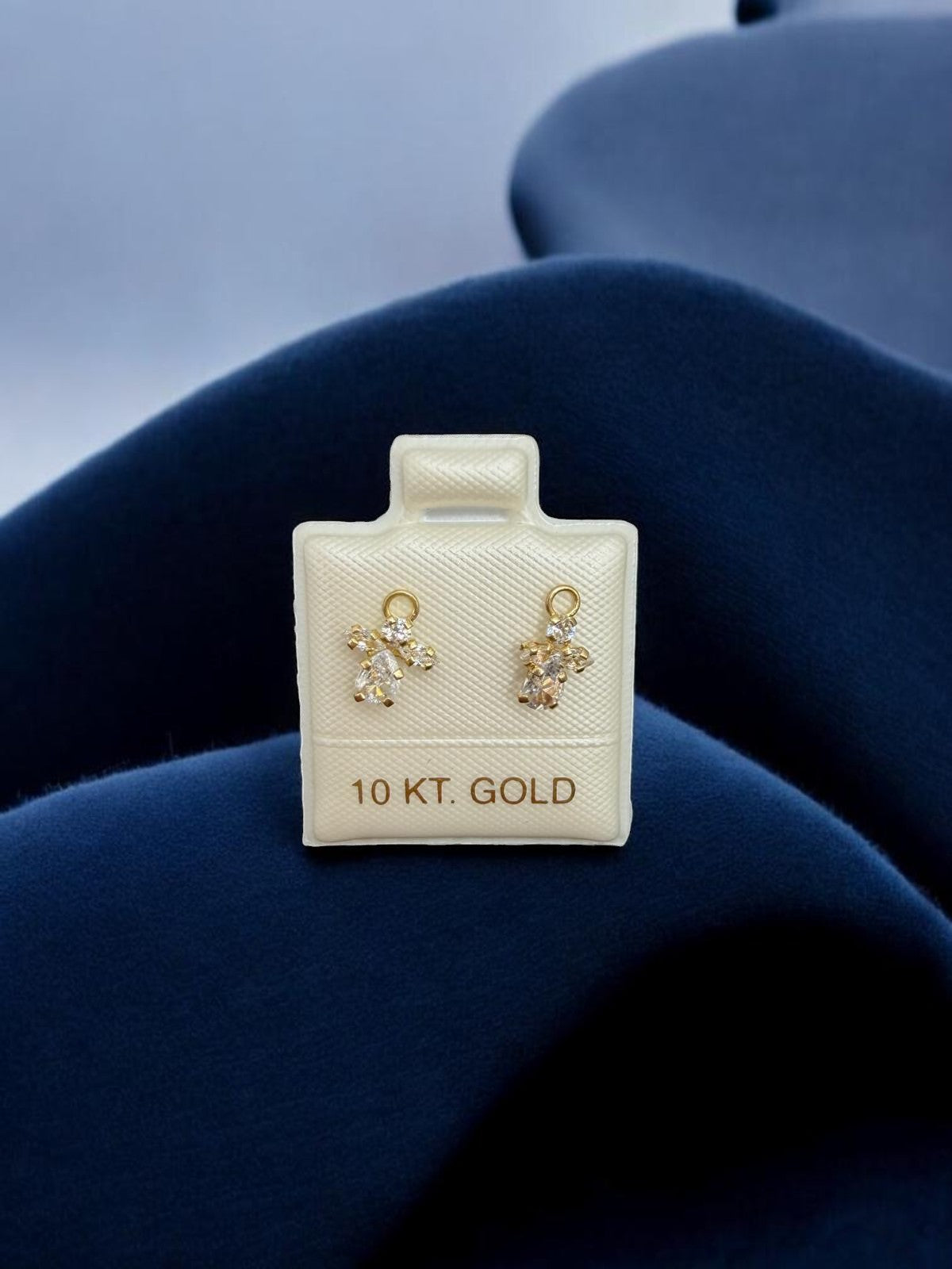 BROQUEL ANGELITO CON PIEDRAS EN ORO MEXICANO 10K