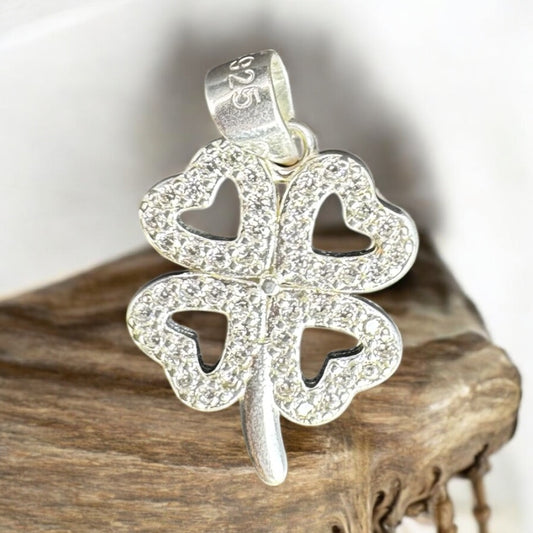 DIJE TREBOL EN PLATA MEXICANA .925